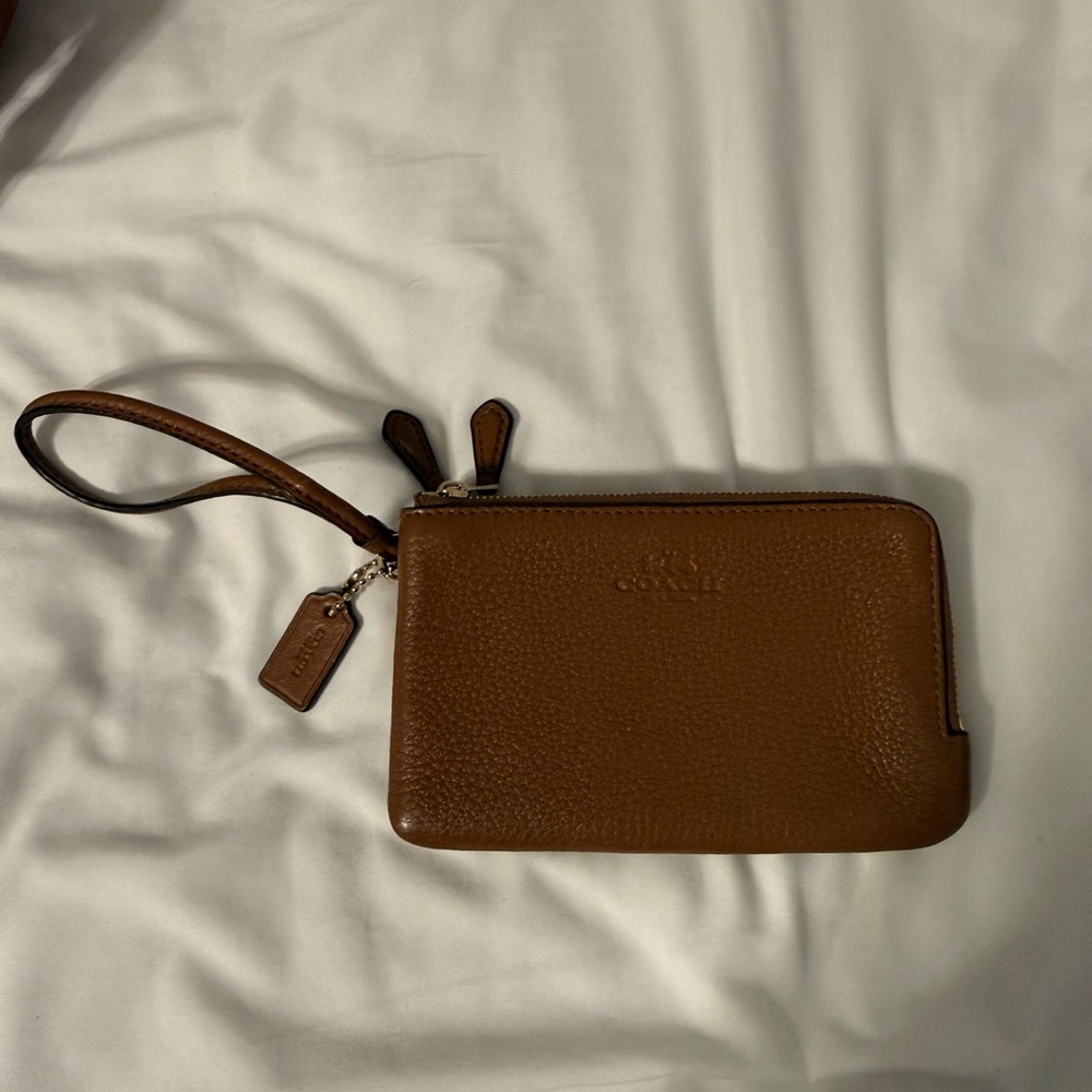 Coach Double Corner Zip Wristlet in Pebble Leather